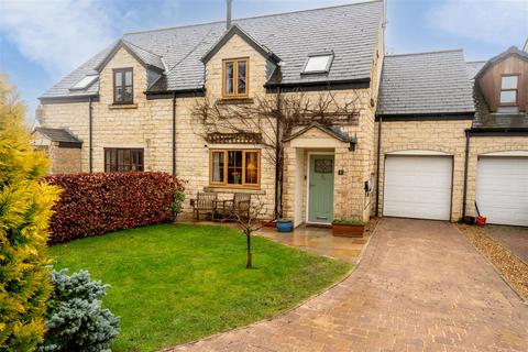 4 bedroom terraced house for sale, Beckside, Leeds LS25