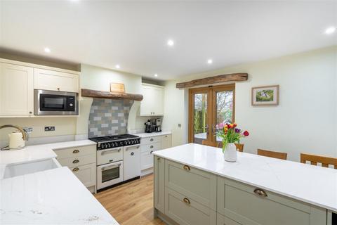 4 bedroom terraced house for sale, Beckside, Leeds LS25