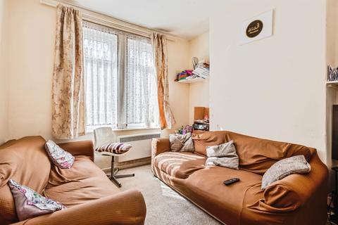 2 bedroom terraced house for sale, Salisbury Street, Swindon