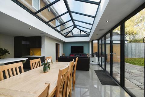 5 bedroom detached house for sale, Haywain Close, Swindon