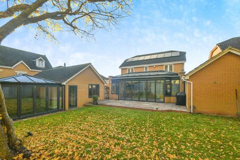 5 bedroom detached house for sale, Haywain Close, Swindon