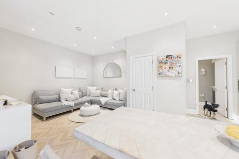 undefined, Knights Hill, London