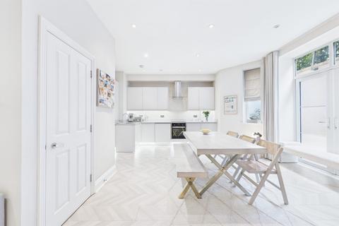 undefined, Knights Hill, London