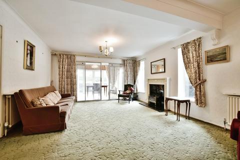 4 bedroom detached house for sale, Wythenshawe Road, Greater Manchester M23