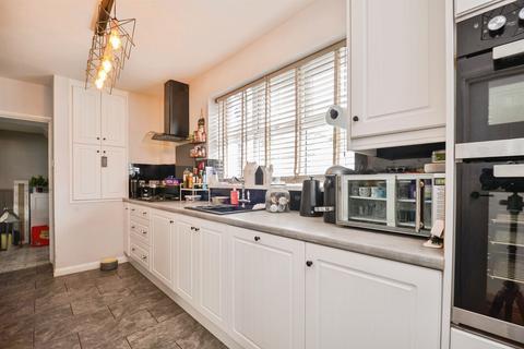 3 bedroom end of terrace house for sale, Commondale Avenue, Stockton-On-Tees