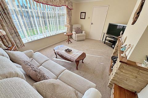 undefined, Peaks Avenue, New Waltham, Grimsby, N.E. Lincs, DN36 4LT