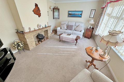 undefined, Peaks Avenue, New Waltham, Grimsby, N.E. Lincs, DN36 4LT