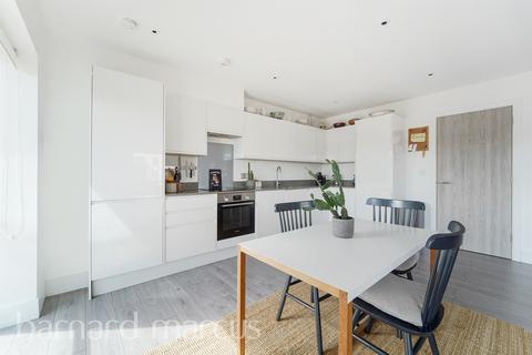 2 bedroom flat for sale, Etwell Place, SURBITON