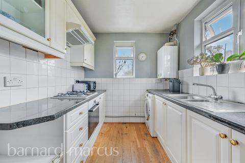 2 bedroom maisonette for sale, Hook Road, Surbiton