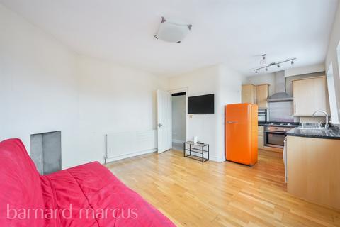 1 bedroom apartment for sale, Chiltern Drive, Surbiton