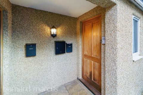 1 bedroom apartment for sale, Chiltern Drive, Surbiton
