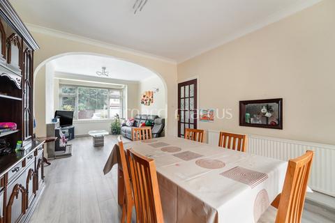 undefined, Ravenswood Avenue, Surbiton