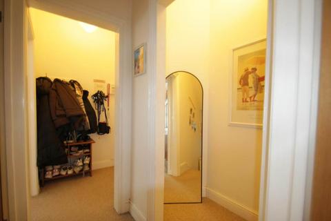 2 bedroom flat for sale, Park Road, Westcliff-On-Sea