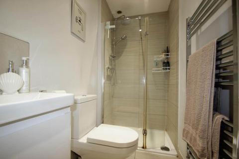 2 bedroom flat for sale, Park Road, Westcliff-On-Sea