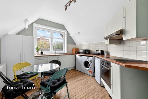 undefined, Cedar Road, Sutton