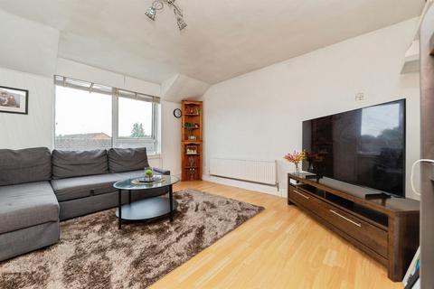undefined, Kestrel Close, Stevenage
