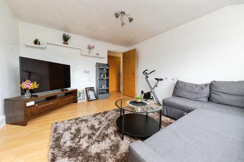 undefined, Kestrel Close, Stevenage