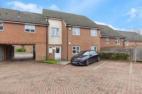 2 bedroom ground floor flat for sale, Claymores, Stevenage