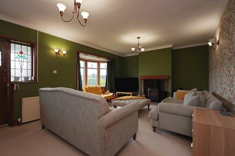 4 bedroom detached house for sale, Woodside View, Greetland