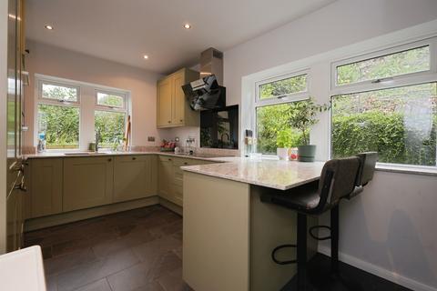 4 bedroom detached house for sale, Woodside View, Greetland