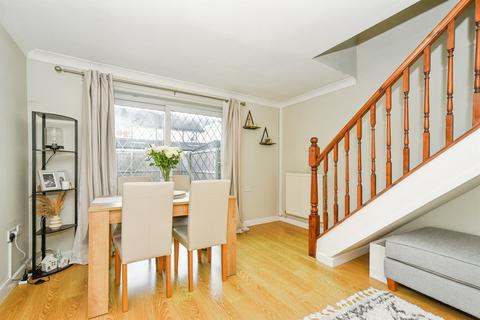 2 bedroom end of terrace house for sale, Cuckoo's Mead, Swindon