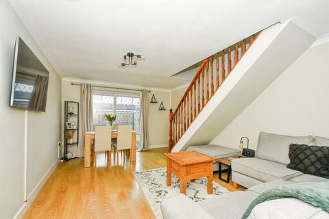 2 bedroom end of terrace house for sale, Cuckoo's Mead, Swindon
