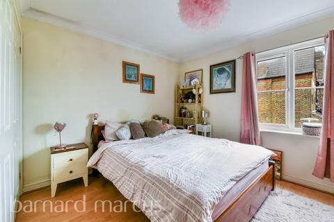 3 bedroom flat for sale, Lawrie Park Road, London