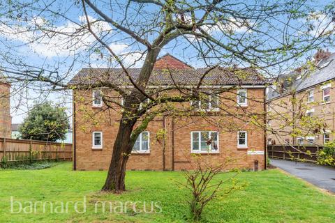 3 bedroom flat for sale, Lawrie Park Road, London