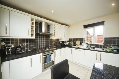 4 bedroom end of terrace house for sale, Roughmoor Close, Taunton