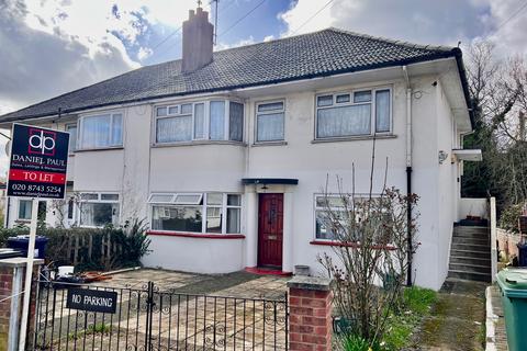 2 bedroom maisonette to rent, Clifton Road