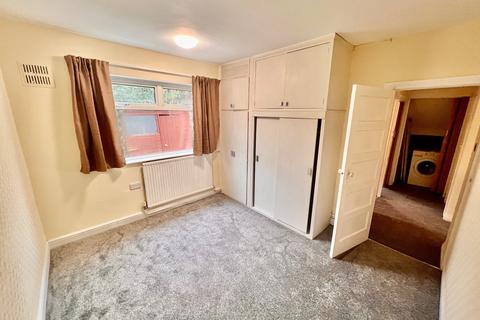 2 bedroom maisonette to rent, Clifton Road