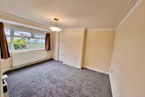 2 bedroom maisonette to rent, Clifton Road
