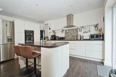 4 bedroom detached house for sale, Portreeve Close, Llantrisant, Pontyclun