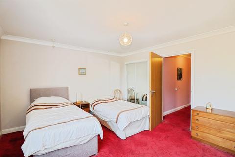 2 bedroom flat for sale, Kings Court, Thetford