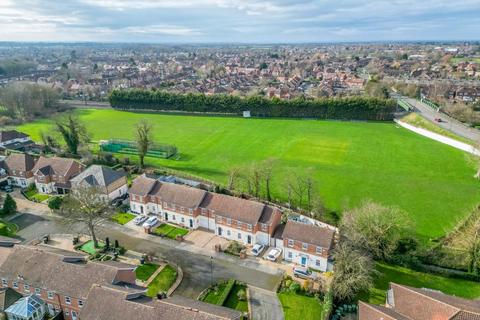 3 bedroom townhouse for sale, Kensington Court, Dringhouses, York