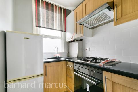3 bedroom flat for sale, Langdale Road, Thornton Heath
