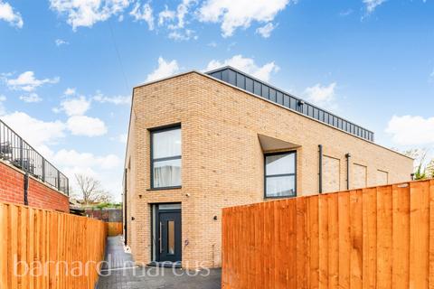 Studio for sale, Acacia Road, London
