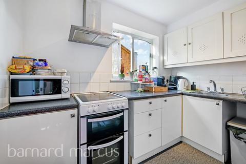 1 bedroom flat for sale, Rectory Lane, London