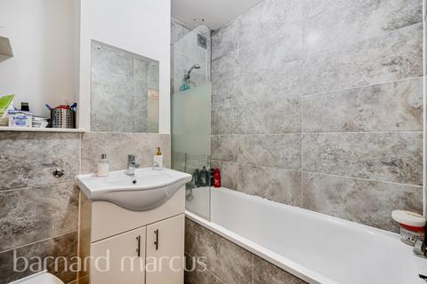 1 bedroom flat for sale, Rectory Lane, London