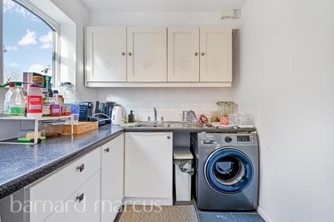 1 bedroom flat for sale, Rectory Lane, London
