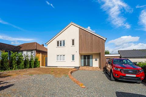 4 bedroom detached house for sale, Christchurch Road, Tring