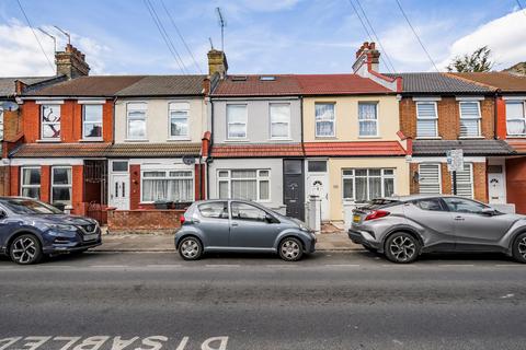 4 bedroom terraced house for sale, Thackeray Avenue, London