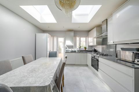 4 bedroom terraced house for sale, Thackeray Avenue, London