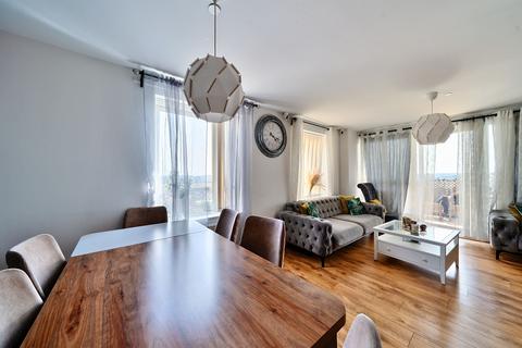 2 bedroom flat for sale, Cannon Road, London