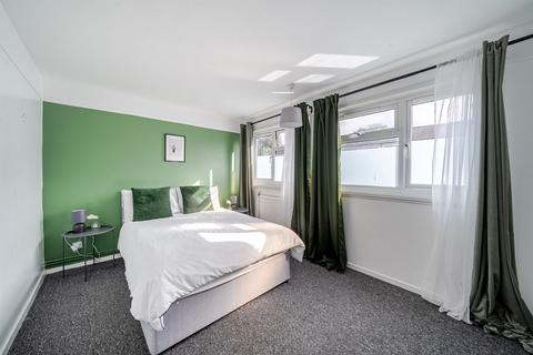 1 bedroom maisonette for sale, Hamilton Close, London
