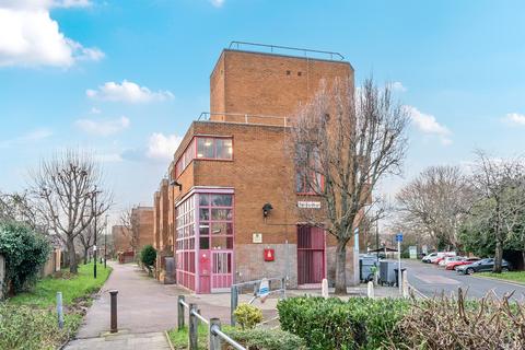 The Sandlings, London