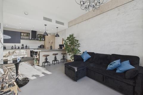 1 bedroom flat for sale, Bentley Road, London