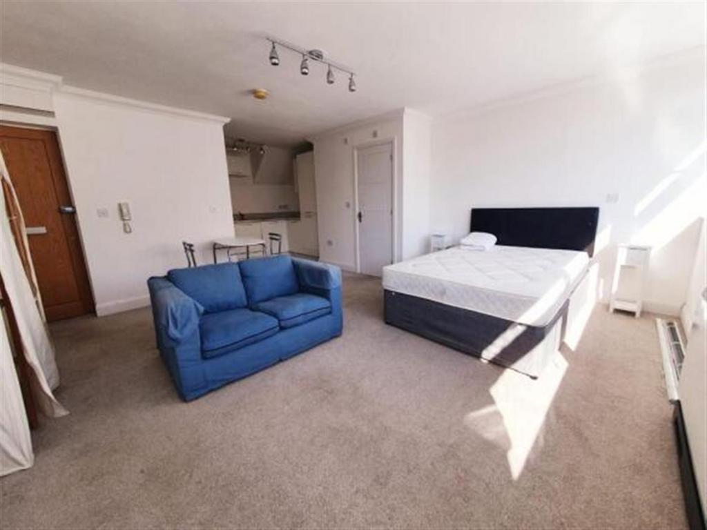 Lounge / Bedroom