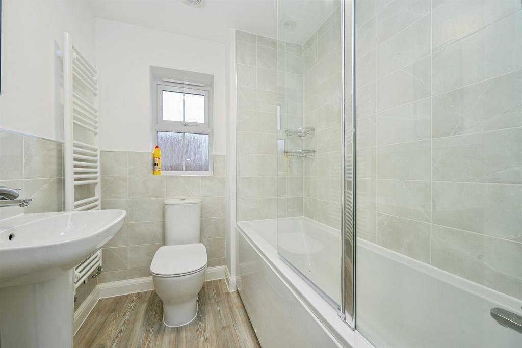 Family Bathroom: