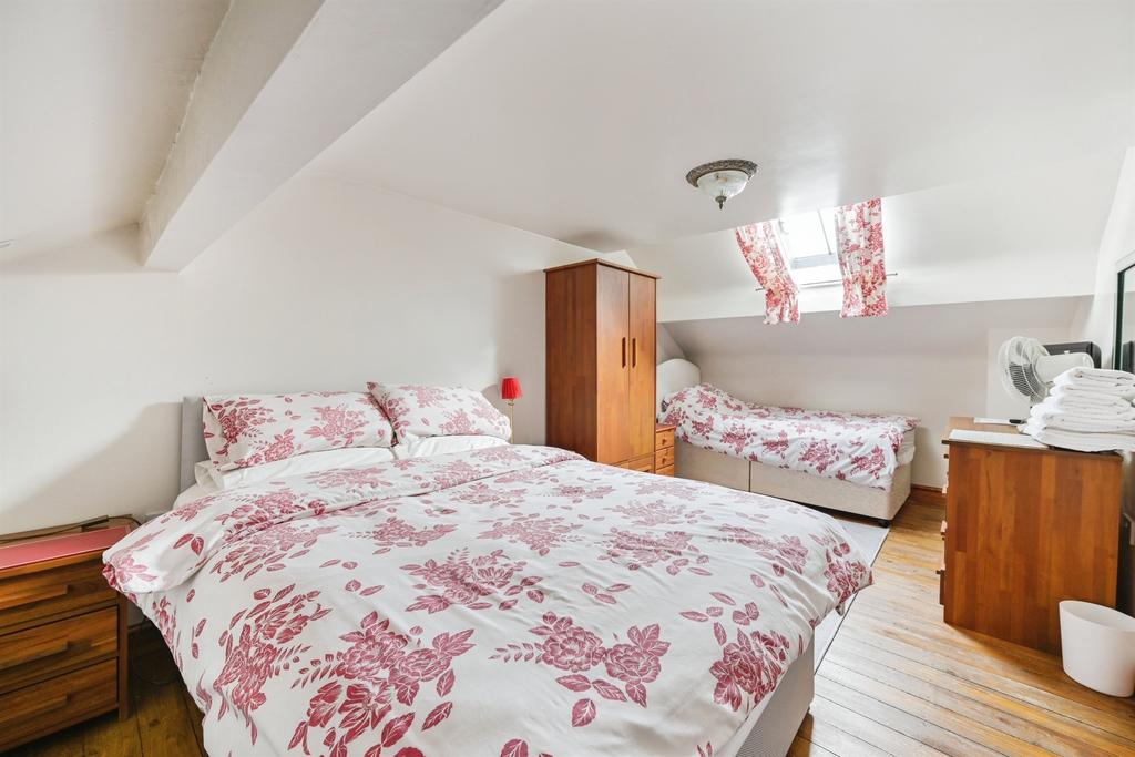Bedroom: